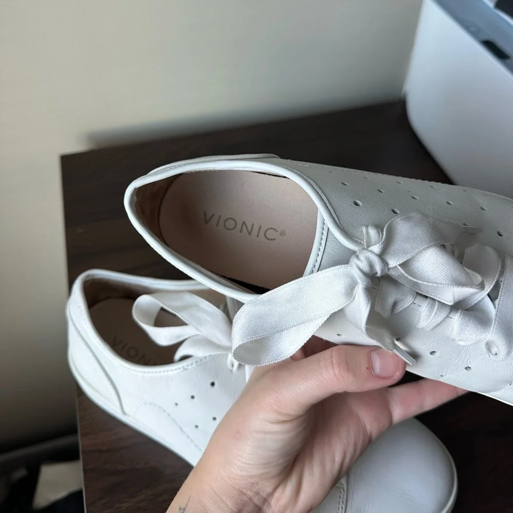 Vionic Keke Leather Sneakers Ribbon Laces in White - Picture 7 of 10